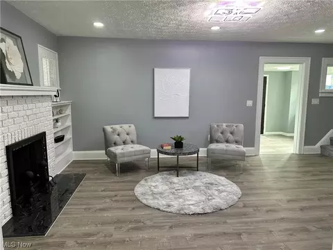 326 Babbitt Rd, Euclid, OH 44123 photo 8