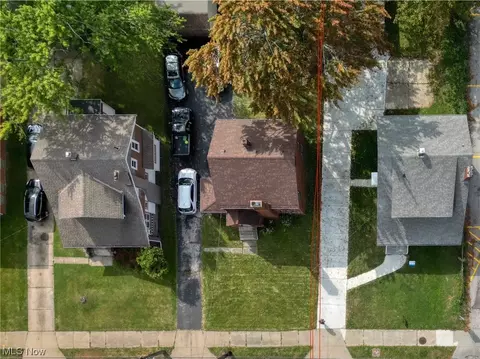 326 Babbitt Rd, Euclid, OH 44123 photo 3