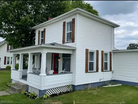 5 N Smith St, Dellroy, OH 44620