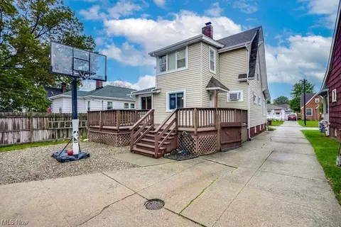 6914 Gerald Ave, Parma, OH 44129 photo 4
