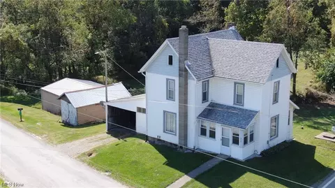 8778 Columbus Rd, Lakeville, OH 44638