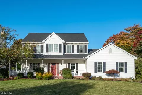 9252 Oxford Trl, Brecksville, OH 44141