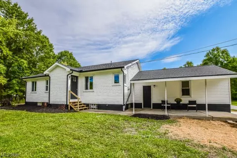 5955 Bedell Rd, Berlin Center, OH 44401