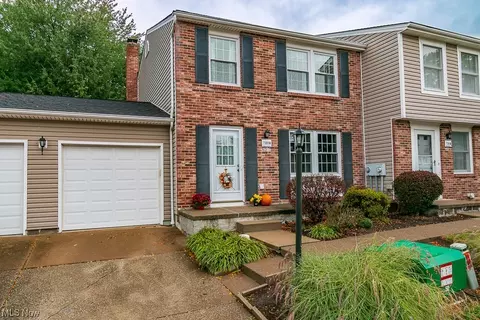 7389 Willow Run Dr, Mentor, OH 44060