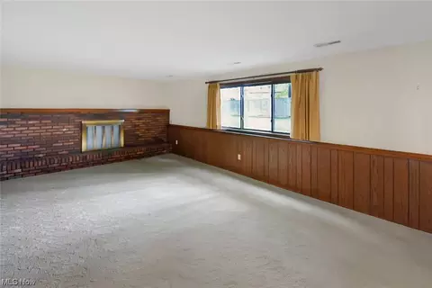 665 University Ave, Elyria, OH 44035 photo 9