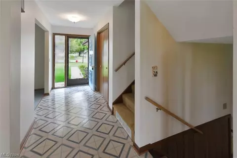 665 University Ave, Elyria, OH 44035 photo 2