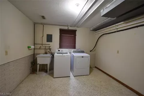 665 University Ave, Elyria, OH 44035 photo 16