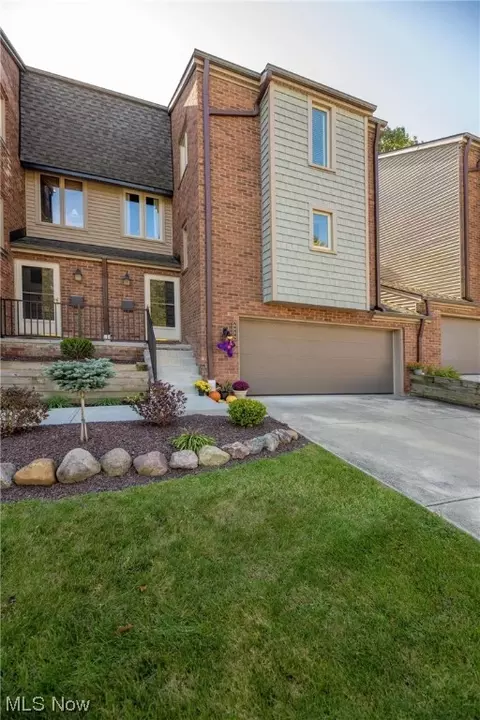 6954 W Fitzwater Rd #54, Brecksville, OH 44141