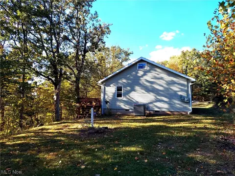 605 Morgan Rdg, Walker, WV 26180 photo 15