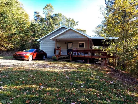 605 Morgan Rdg, Walker, WV 26180 photo 2