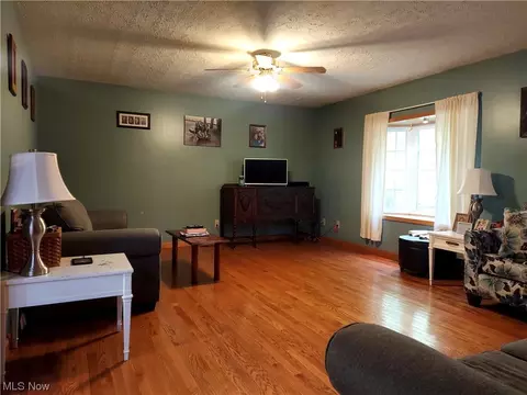 605 Morgan Rdg, Walker, WV 26180 photo 5