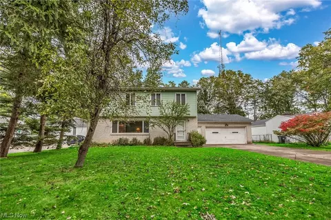 95 Keewaydin Dr, Timberlake, OH 44095