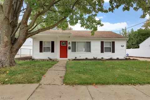 2243 Nesmith Lake Blvd, Akron, OH 44314