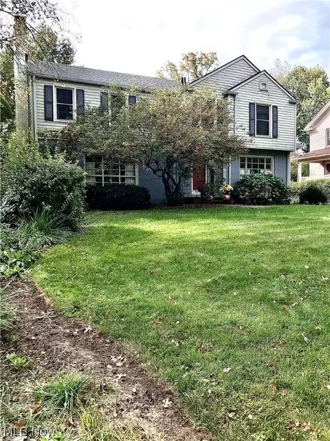 253 Gypsy Ln, Youngstown, OH 44504