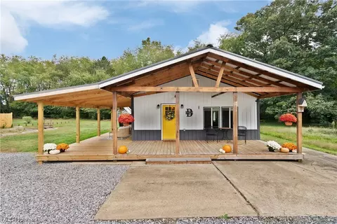 9058 E Southview St, Minerva, OH 44657