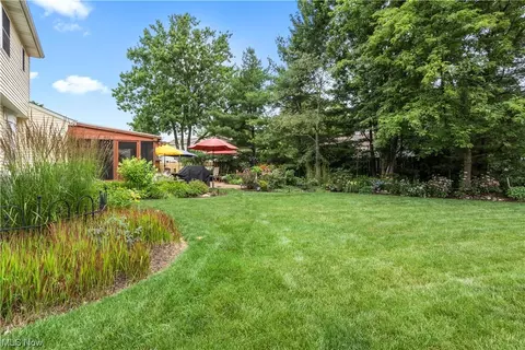 144 Findlay Ct, Elyria, OH 44035 photo 4