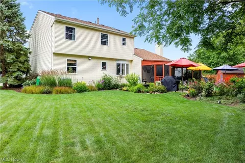 144 Findlay Ct, Elyria, OH 44035 photo 5