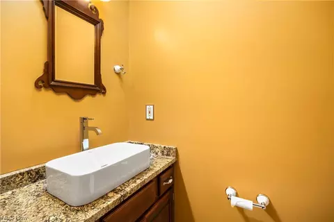 144 Findlay Ct, Elyria, OH 44035 photo 22