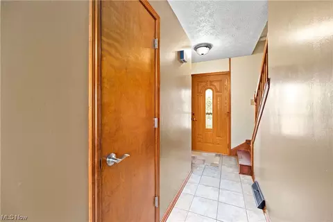 144 Findlay Ct, Elyria, OH 44035 photo 21