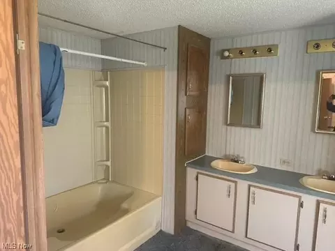 267 Stable Dr, Lagrange, OH 44050 photo 9