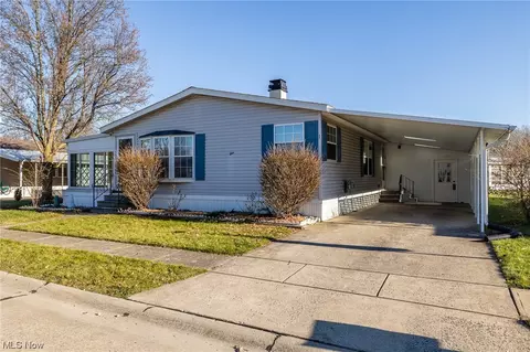 1 Jessica Ln, Olmsted Twp, OH 44138