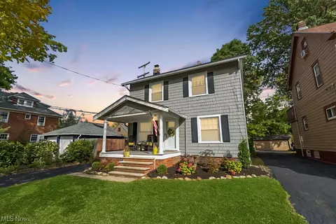 3529 E Scarborough Rd, Cleveland Heights, OH 44118