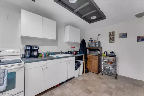 357 West St, Berea, OH 44017 photo 5