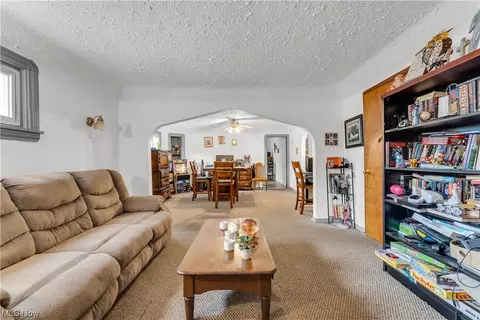 357 West St, Berea, OH 44017 photo 8