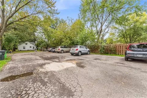 357 West St, Berea, OH 44017 photo 4