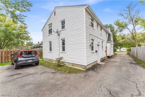 357 West St, Berea, OH 44017 photo 3