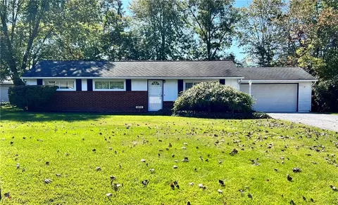 1690 Luke Dr, Streetsboro, OH 44241