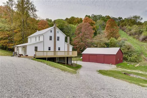 9734 Edwards Ridge Rd, Uhrichsville, OH 44683