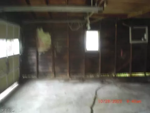 523 Delaware Ave, Elyria, OH 44035 photo 9