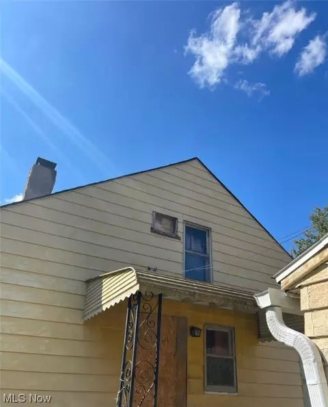 523 Delaware Ave, Elyria, OH 44035 photo 3