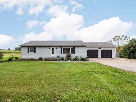 12502 Darrow Rd, Vermilion, OH 44089
