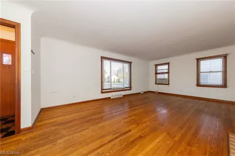5164 Case Ave, Lyndhurst, OH 44124 photo 6