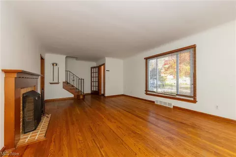 5164 Case Ave, Lyndhurst, OH 44124 photo 9