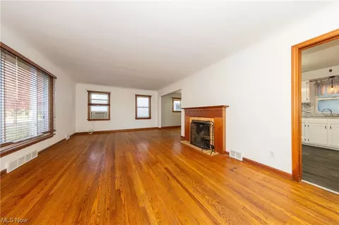 5164 Case Ave, Lyndhurst, OH 44124 photo 7