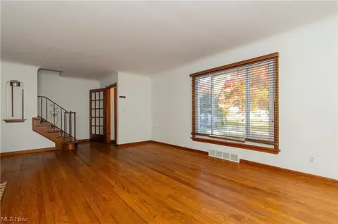 5164 Case Ave, Lyndhurst, OH 44124 photo 10