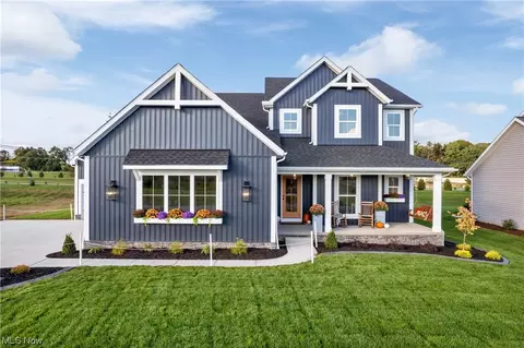 771 Fair Vista Cir SW, Hartville, OH 44632