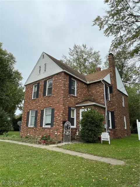 1123 Pennsylvania Ave, Ashtabula, OH 44004
