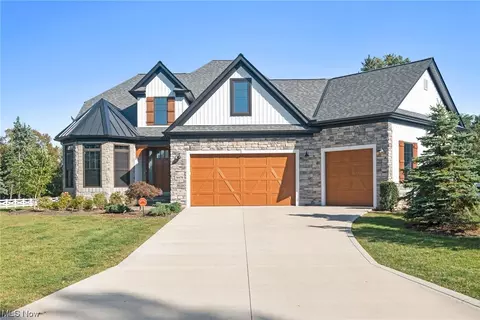 36470 Maplegrove Rd, Willoughby Hills, OH 44094