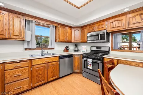 329 Forest St, Lagrange, OH 44050 photo 9