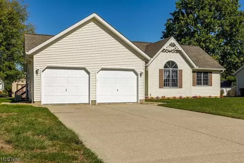 329 Forest St, Lagrange, OH 44050 photo 3
