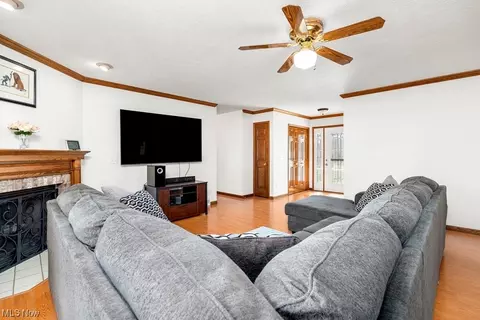 329 Forest St, Lagrange, OH 44050 photo 6