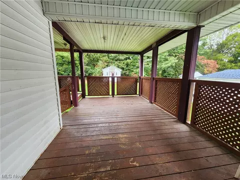 151 Perry St, Struthers, OH 44471 photo 15