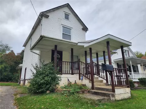 151 Perry St, Struthers, OH 44471