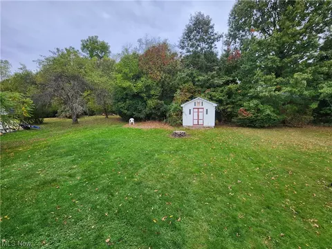 151 Perry St, Struthers, OH 44471 photo 16