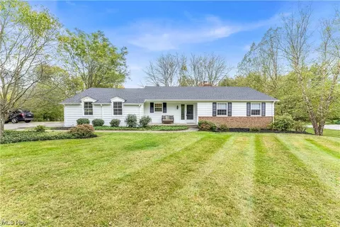 33300 Pinetree Rd, Pepper Pike, OH 44124