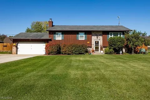 38820 Hidden Canyon Dr, Grafton, OH 44044
